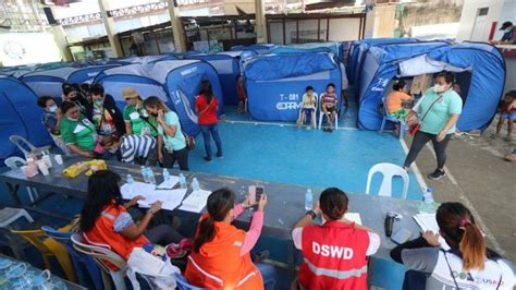 dswd mandaue|DSWD assists 4,400 flood.